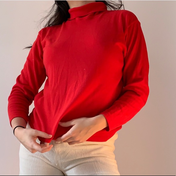 ❤️ Long-Sleeve Red Turtle Neck Top ❤️ - Picture 1 of 3